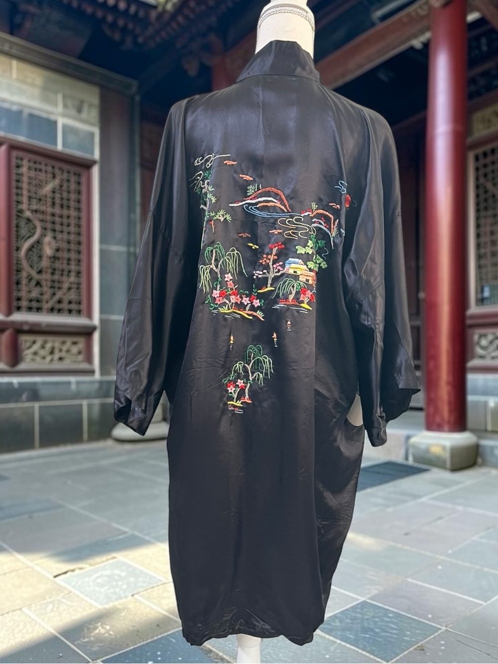 Vintage Pearls Silk Embroidered Kimono NWT XL